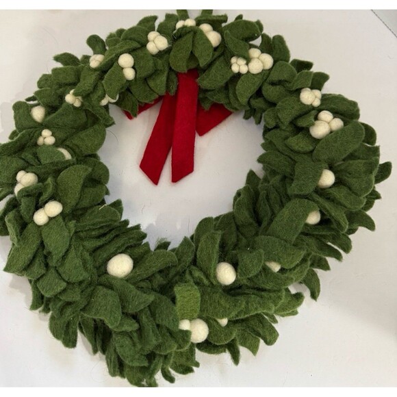 Pottery Barn Kids Felted Wool Mistletoe Christmas Wreath Small 16" Green - Picture 5 of 5